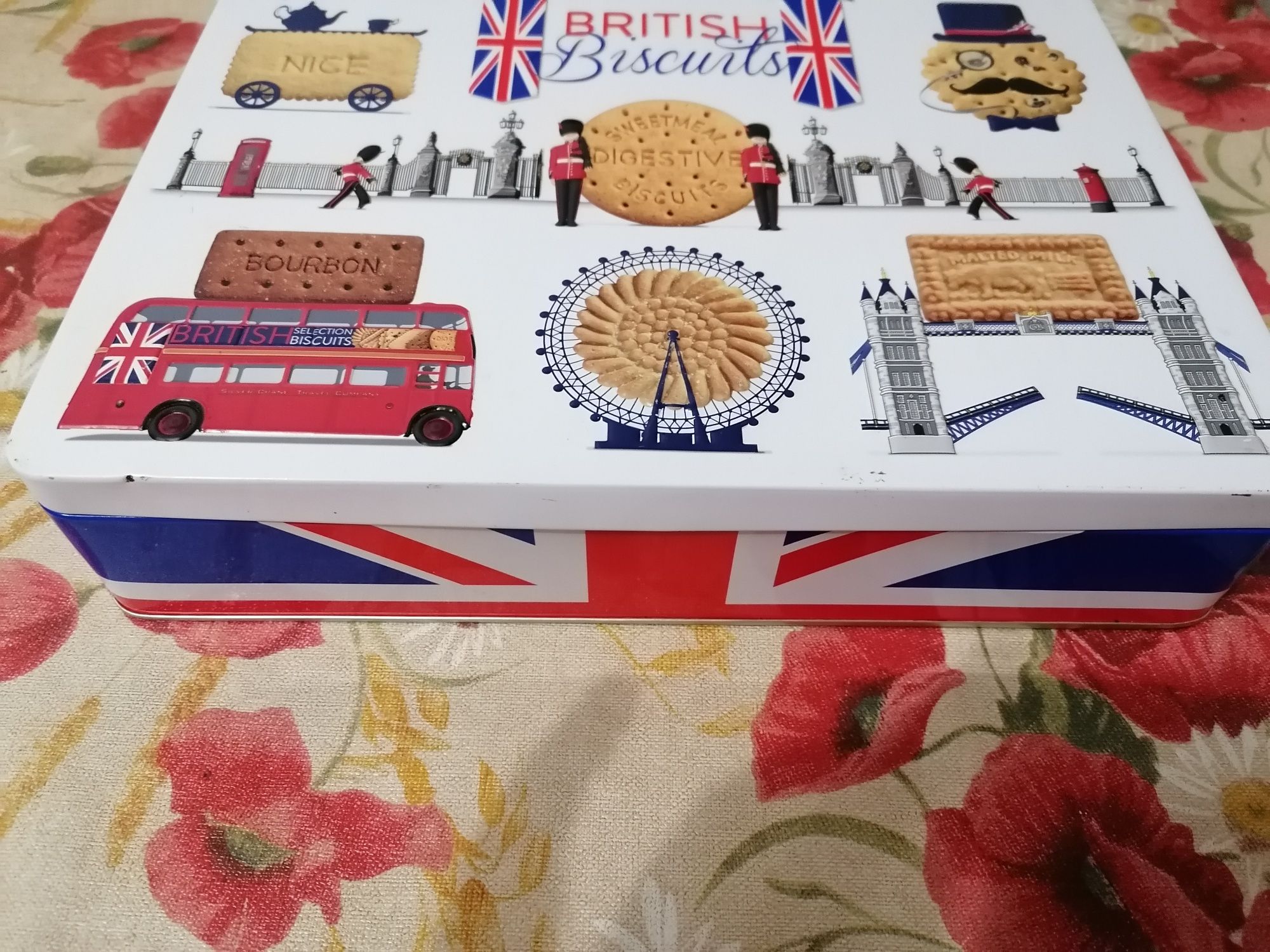 Коробка жестяна British Biscuit Tin