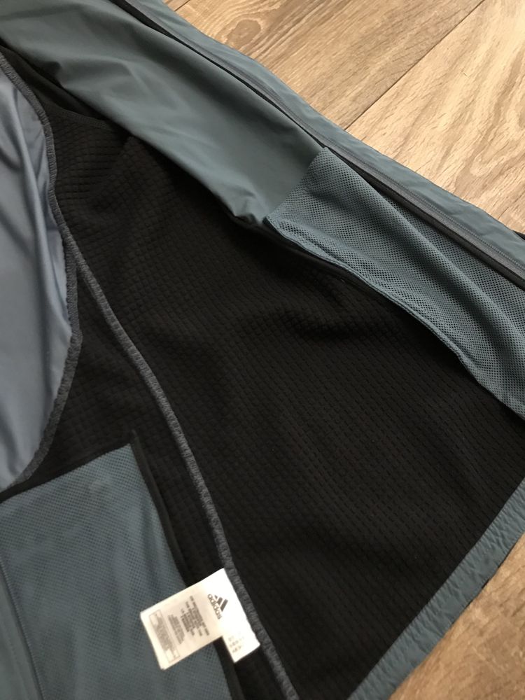 Спортивна куртка вітровка Adidas