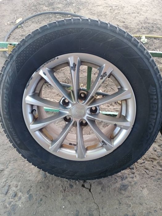 Зимова гума Hankook та 4 диски R15,205/65 все в сборi,м.Миколаїв