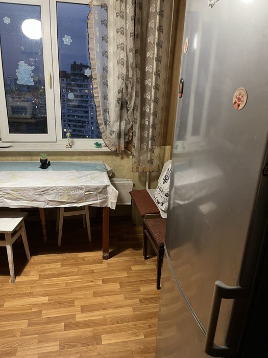 Здам кімнату. Початок Червоноі калини. Господиня