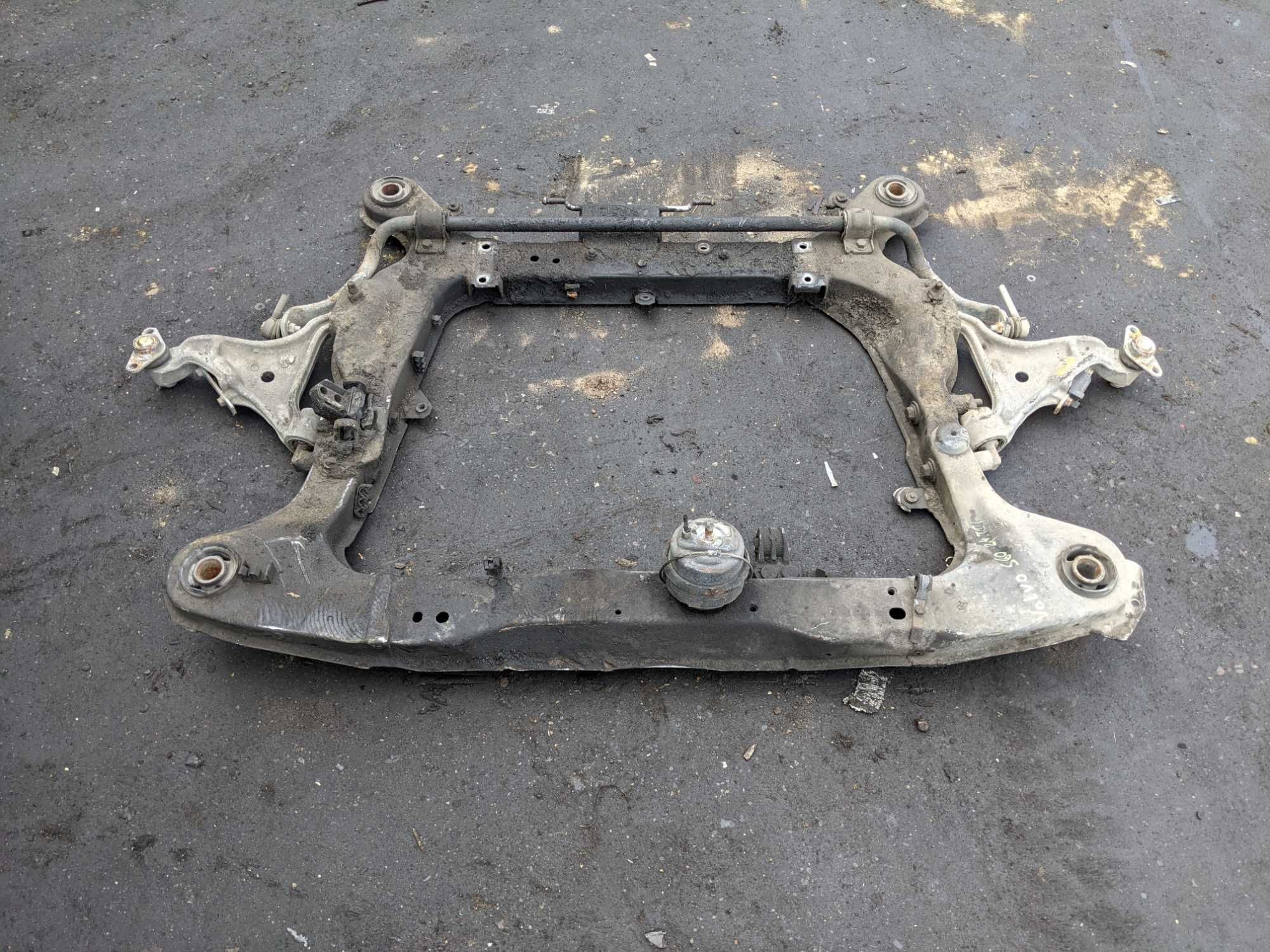 Volvo S60 2.4 D5 Sanki Wózek Belka Trawers Kołyska Przód