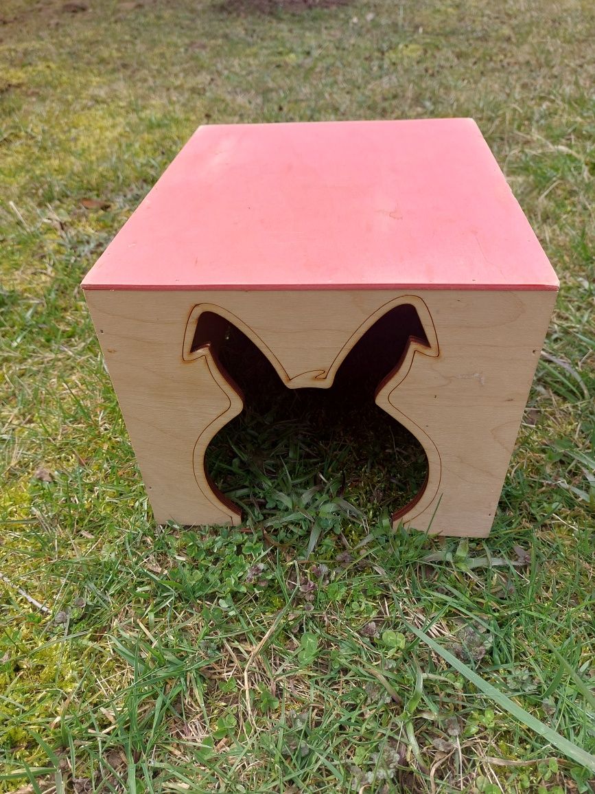 Drewniany domek dla królika