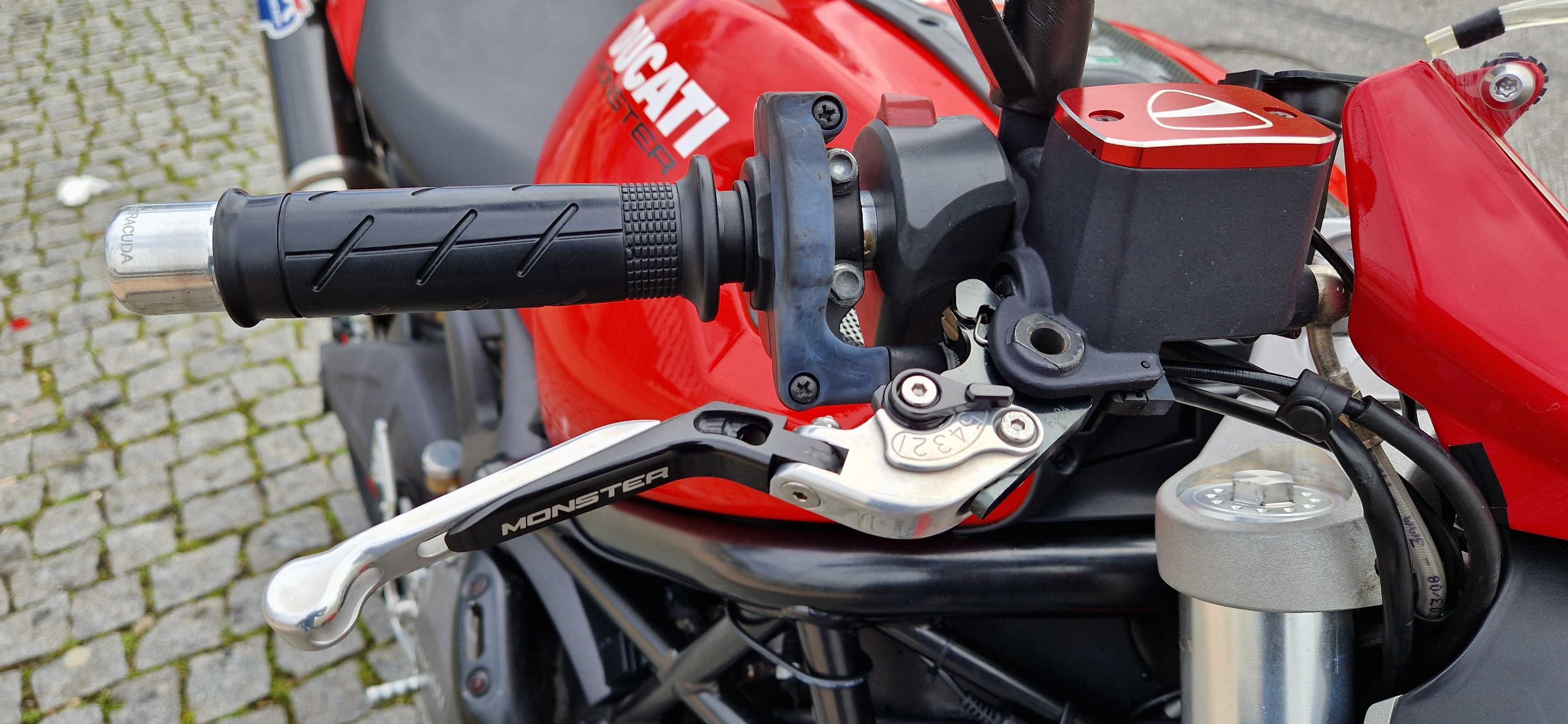 Ducati Monster 696