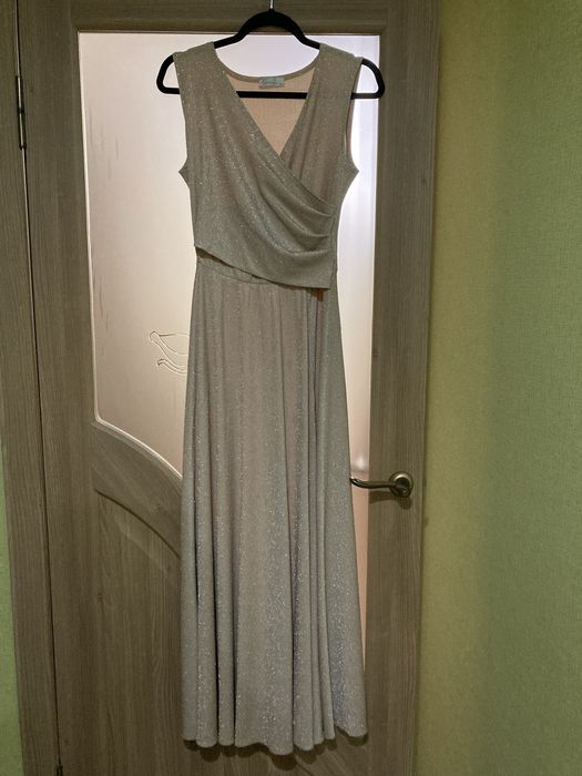 Люрексова сукня бежевого кольору, розмір M-L