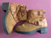 botas castanhas tipo camurça, número 36, em ótimo estado