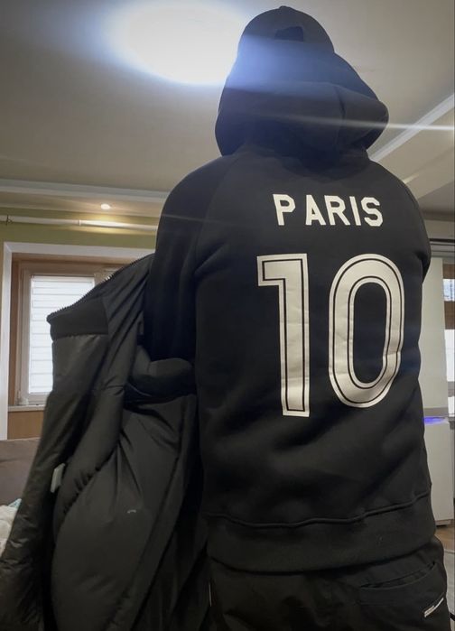 Кофта Balenciaga Paris