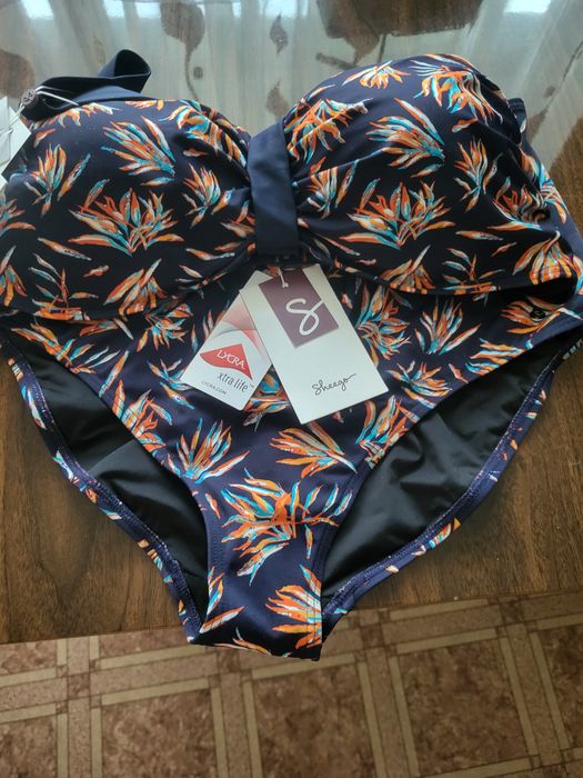 Продам жіночий купальник.