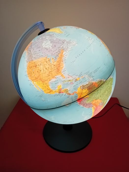 Globo Terrestre iluminação