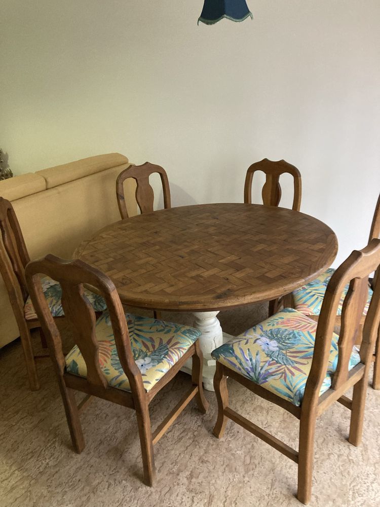 Mesa refeiçoes + cadeiras