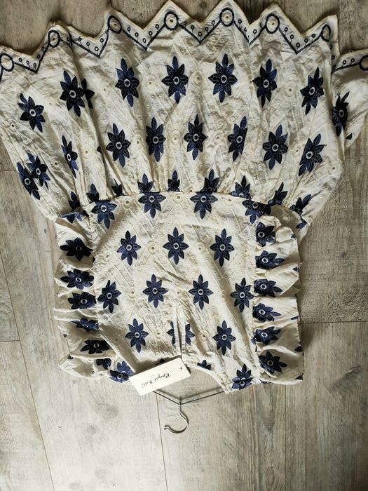 Bluzka włoska haftowana z granatem