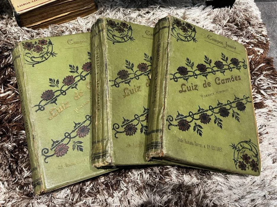 Trilogia de obra de Luiz de Camoes