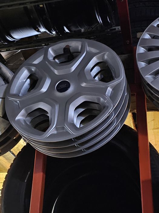 Kołpaki Ford R17-Stan Bardzo Dobry