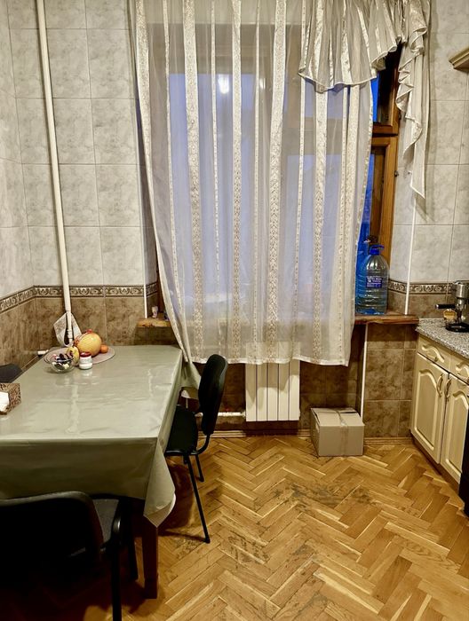 БЕЗ КОМІСІЇ. 2-К квартира.Сталінка. Поділ. Вул. Сирецька. Дорогожичі