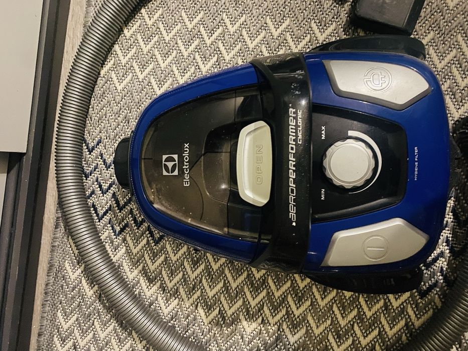 Продам пилосос Elektrolux