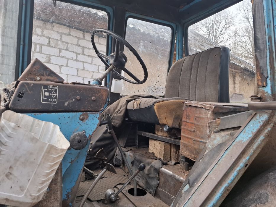 Трактор мтз 80 на ходу