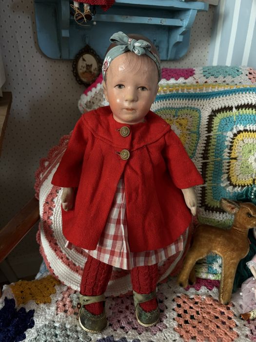 Stara kolekcjonerska lalka Kathe Kruse czerwony kapturek