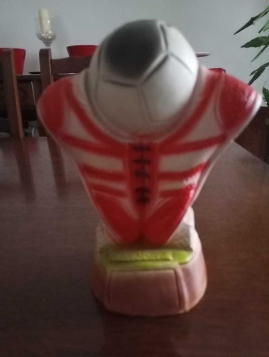 Vendo artigos benfica bom estado canecas talheres ect