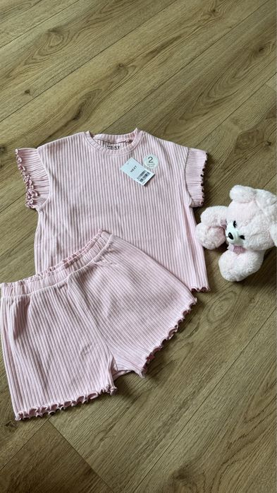 Костюм для дівчинки