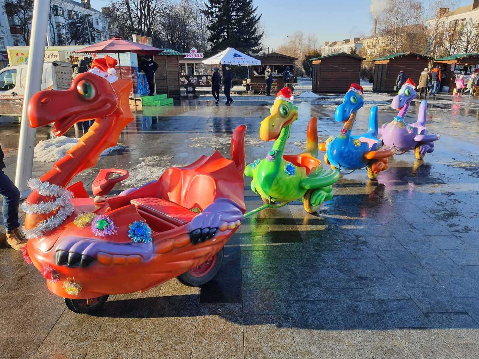 Паровозик, паравоз, аттракцион, атракціон.