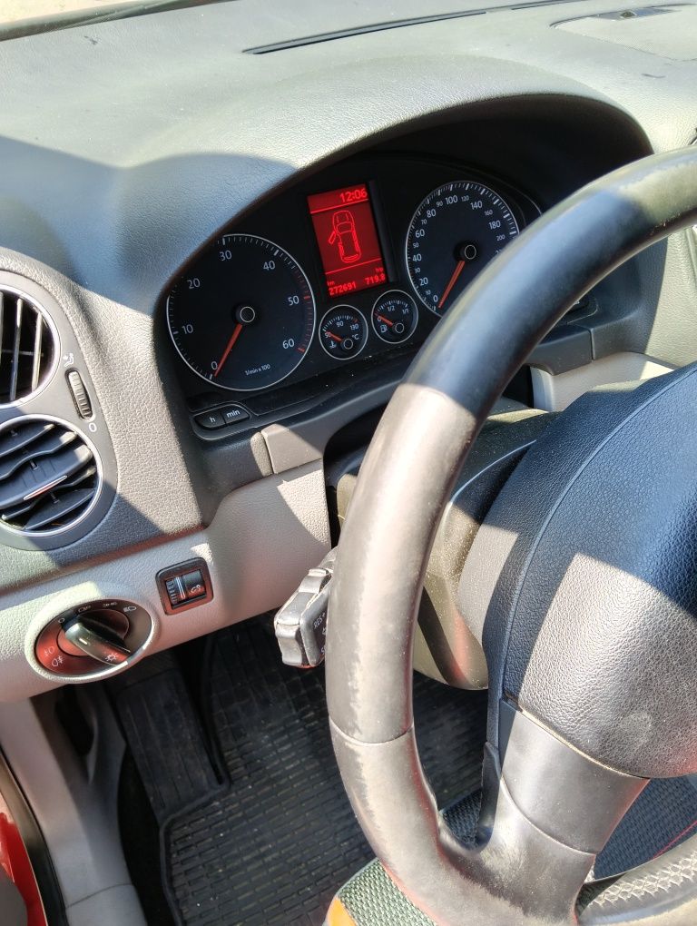 Sprzedam Volkswagen Golf 5 plusTDI  2006r
