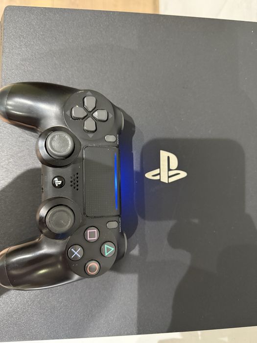 Продам ps 4 pro + игри
