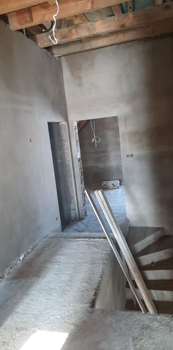 TYNKI Maszynowe tradycyjne cementowo-wapienne