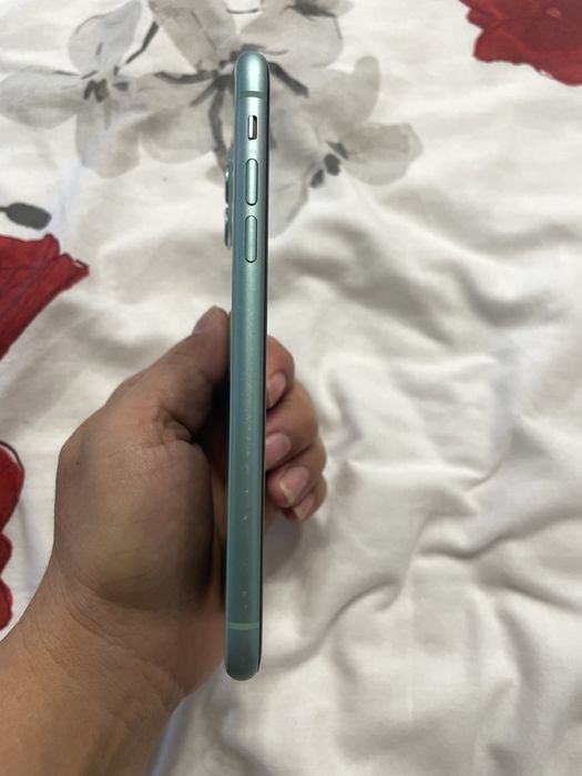 Продам айфон 11 на 128 Гб