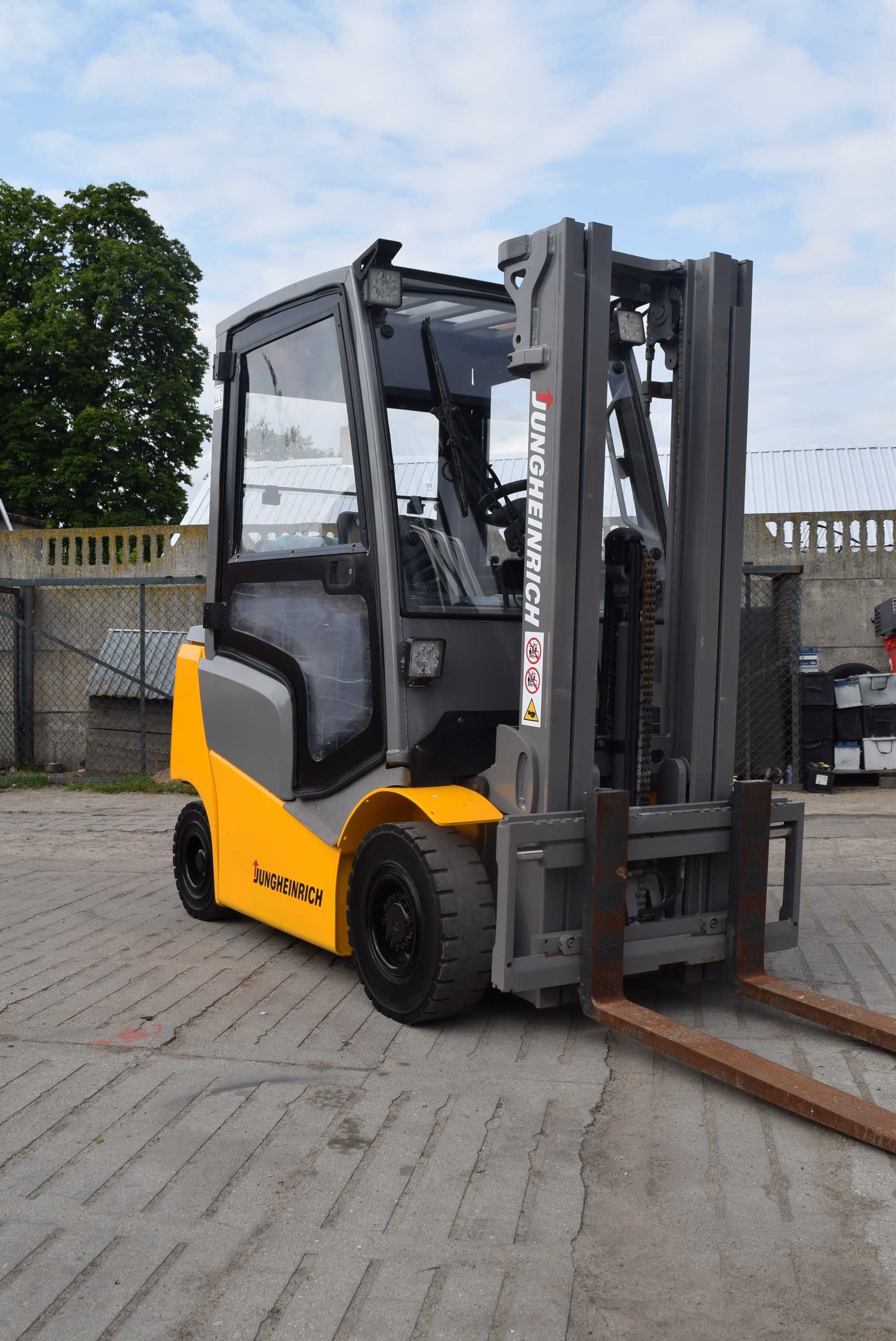 Wózek widłowy JUNGHEINRICH TFG 316 Triplex