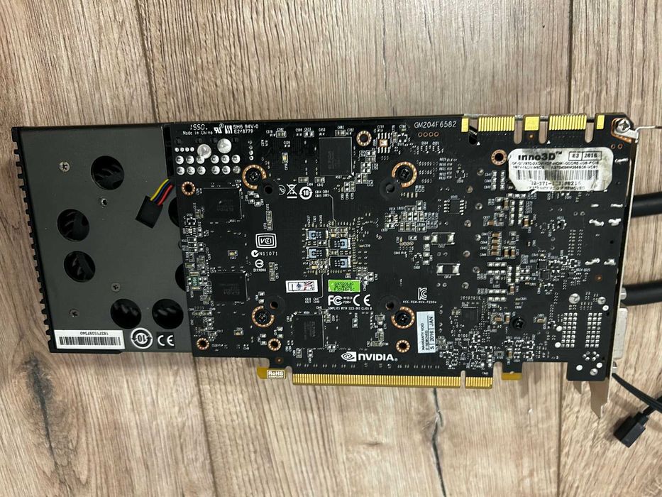 Karta graficzna Inno3D GeForce GTX 970 4GB + chłodzenie Corsair GH10
