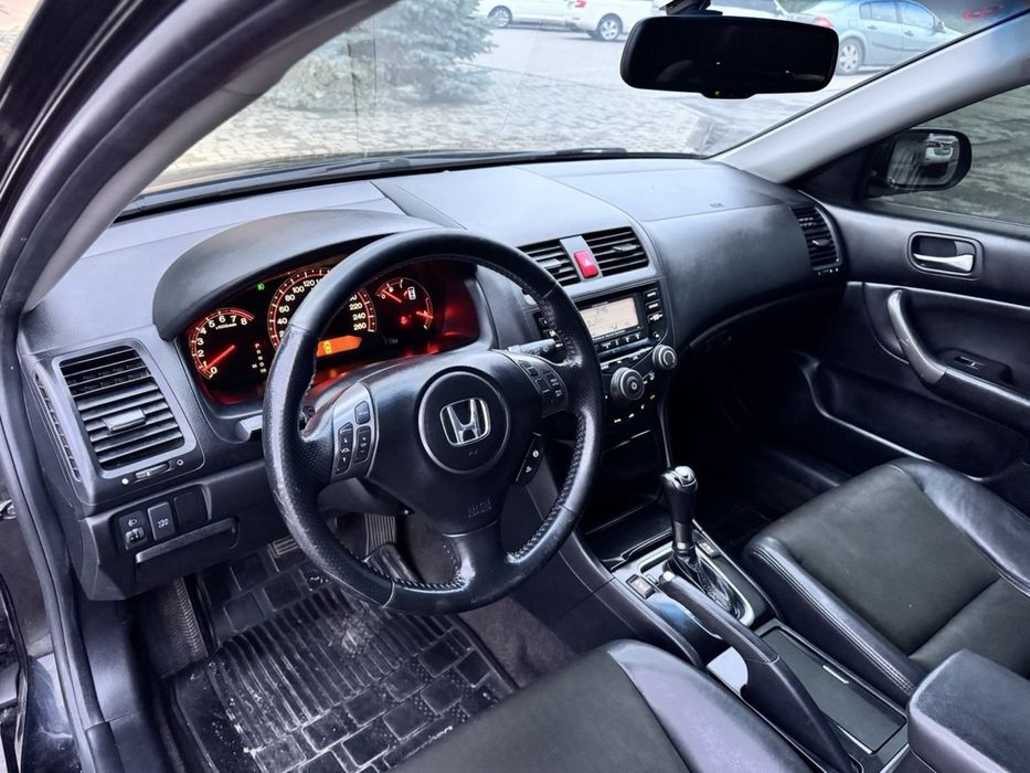 Honda Accord 2008 року 2 л бензин/автомат