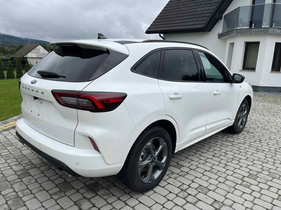 Ford Kuga ESCAPE Najnowsza wersja 2023- Po liftowa ,duży wyświetlacz