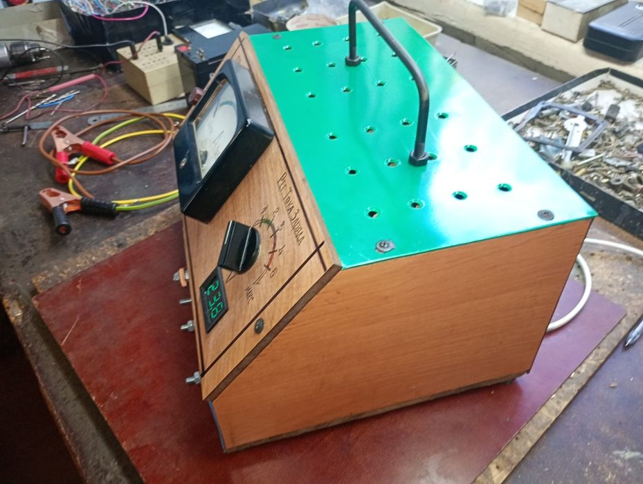 Зпрядно - Пусковое Устройство 12/24 В/50А для АКБ 5-220 А/Ч .