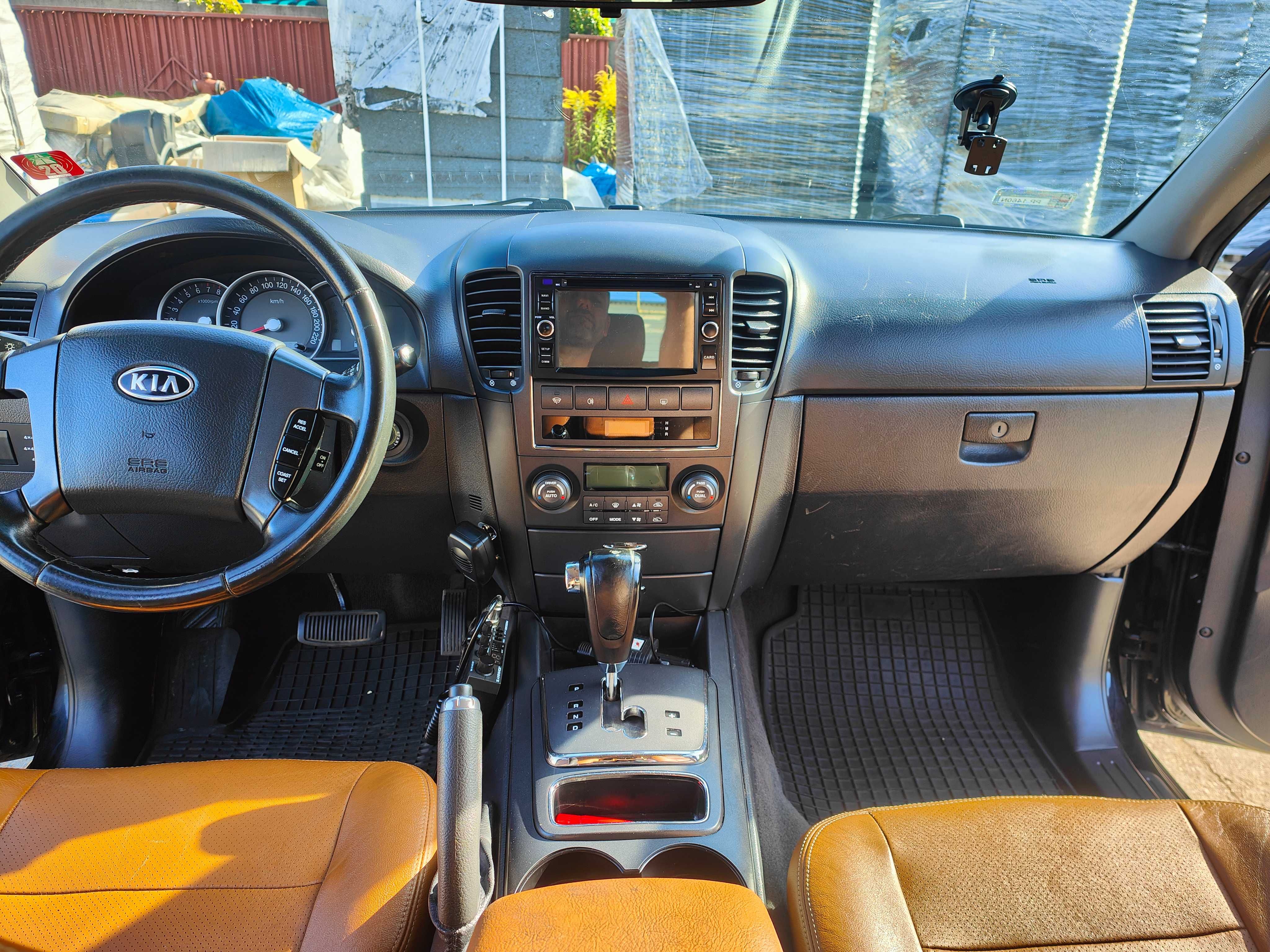 Kia Sorento 3.3l V6 2WD / 4x4 • Hak - 3,5 t - EX Czarny kolor.