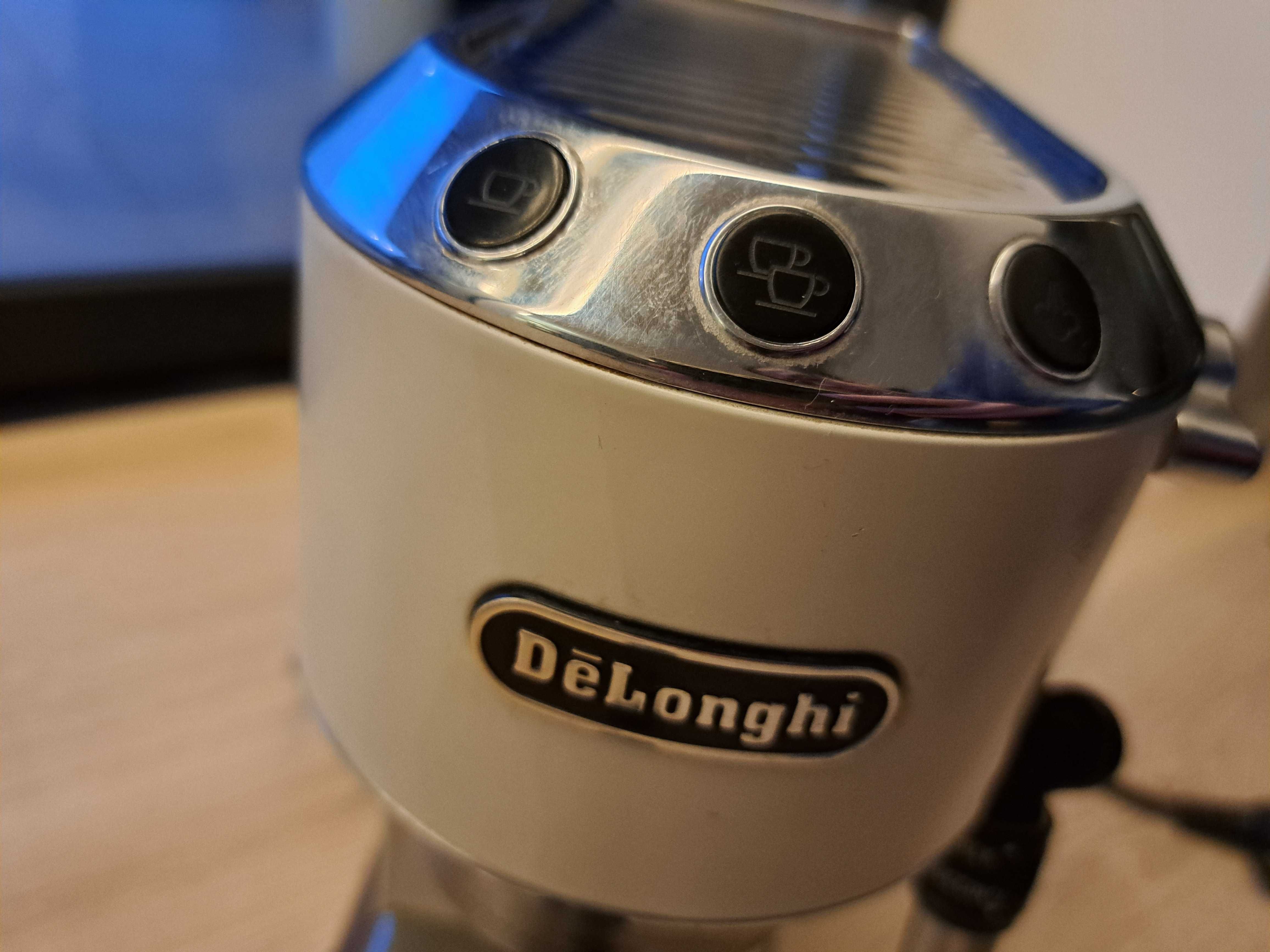 Delonghi maquina café Dedica em bom estado
