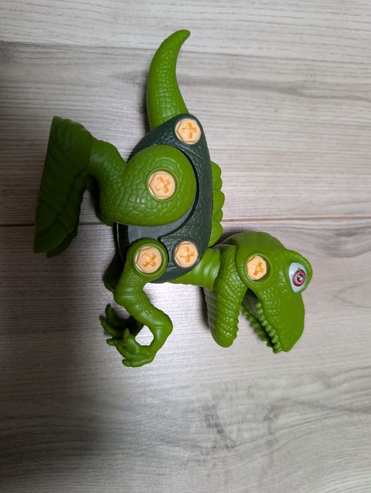 Динозаври-конструктор на шурапах