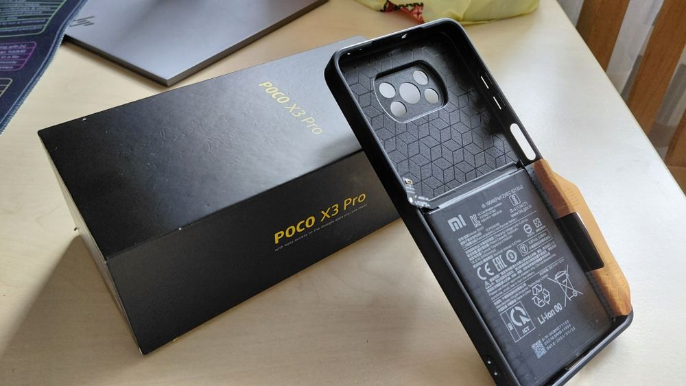 Продам чехол, акумулятор та коробку Poco x3 pro