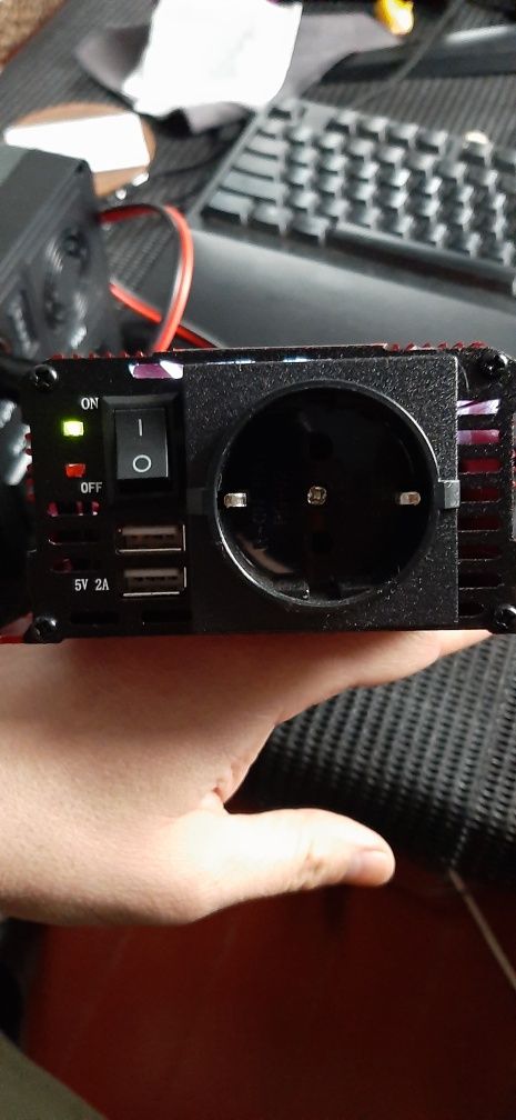 Інвертор DDRAGON 2000W 12V/220V з LCD Екраном для Автономного Живлення
