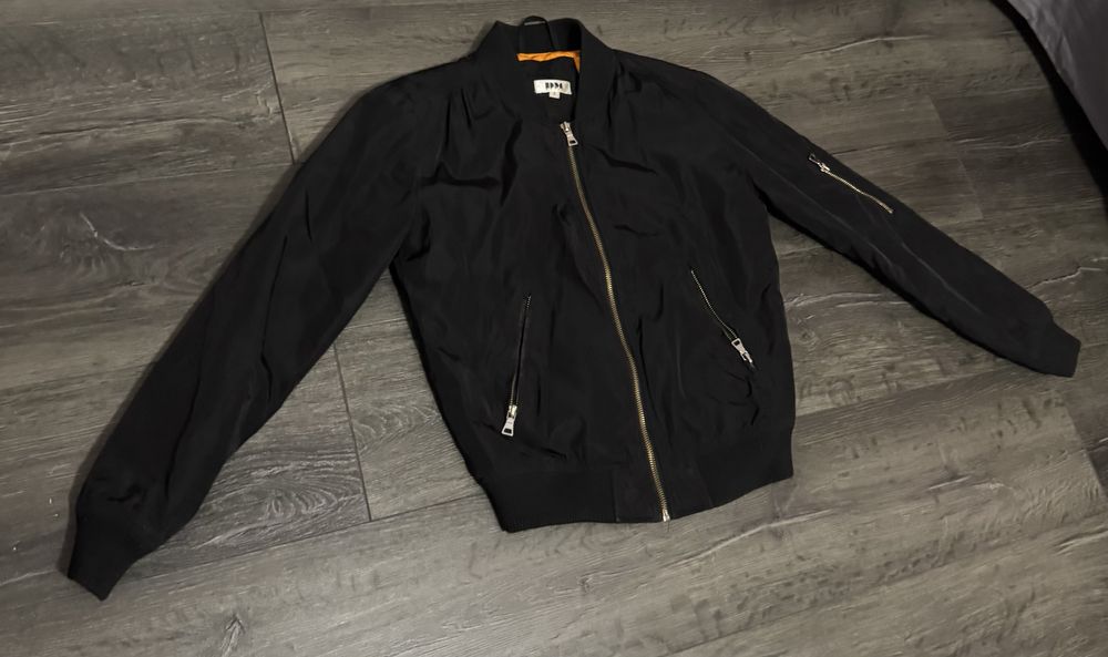 Джинсовая куртка стильная оверсайз и черный бомбер приталенный