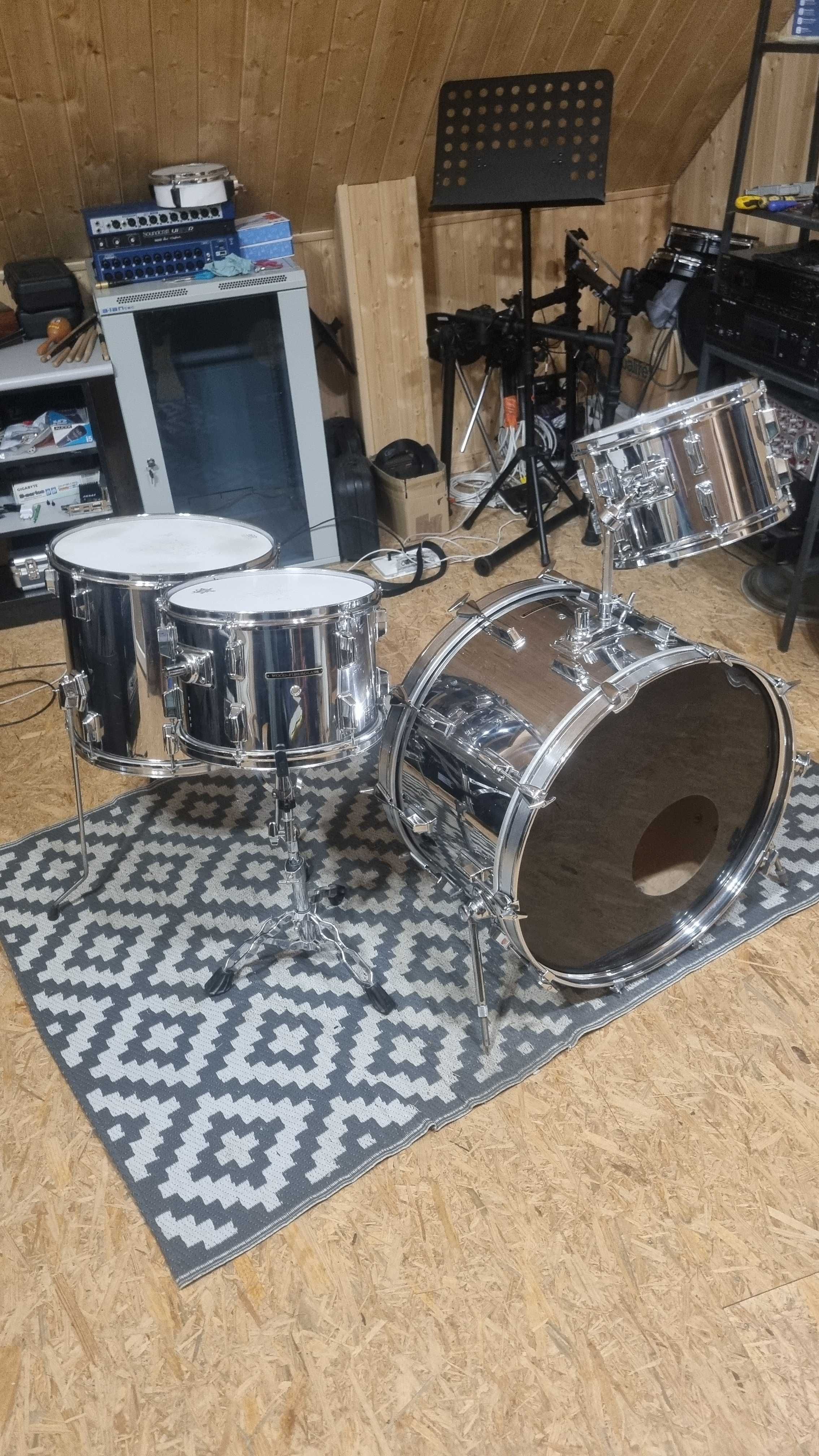 Pearl Wood-Fiberglass, lata 70' shell set 12",13",24"