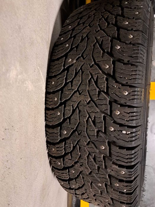 Komplet opon zimowych 205/65R16C z felgami Mercedes Vito 639