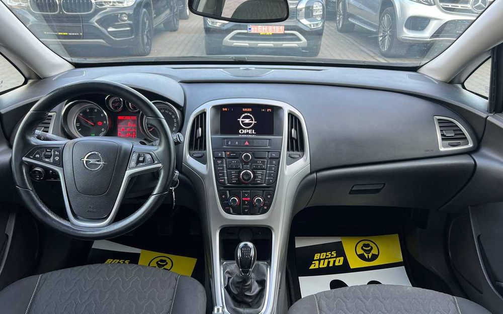 Opel Astra  2013