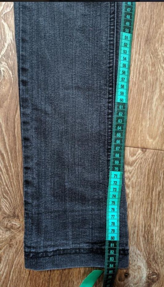 Темні джинси, джинси кольору графіт, сірі джинси