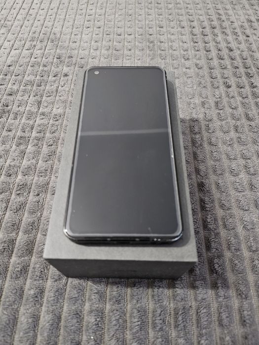 Asus zenfone 9-oka,ja