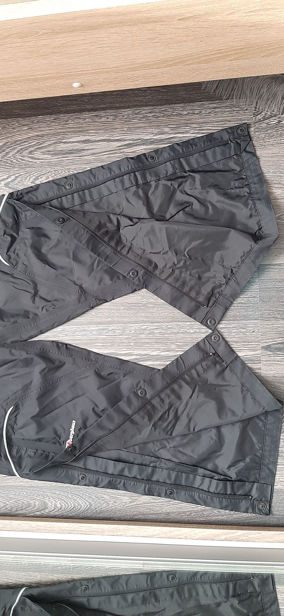 Оригинальные, мембранные спортивные штаны berghaus AQUA FOIL.