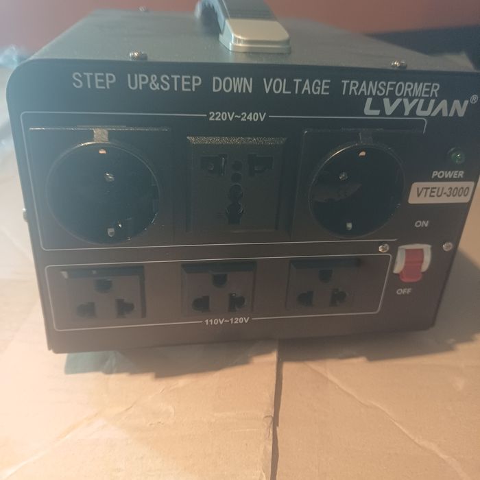 Перетворювач напруги LVYUAN VTEU-3000.