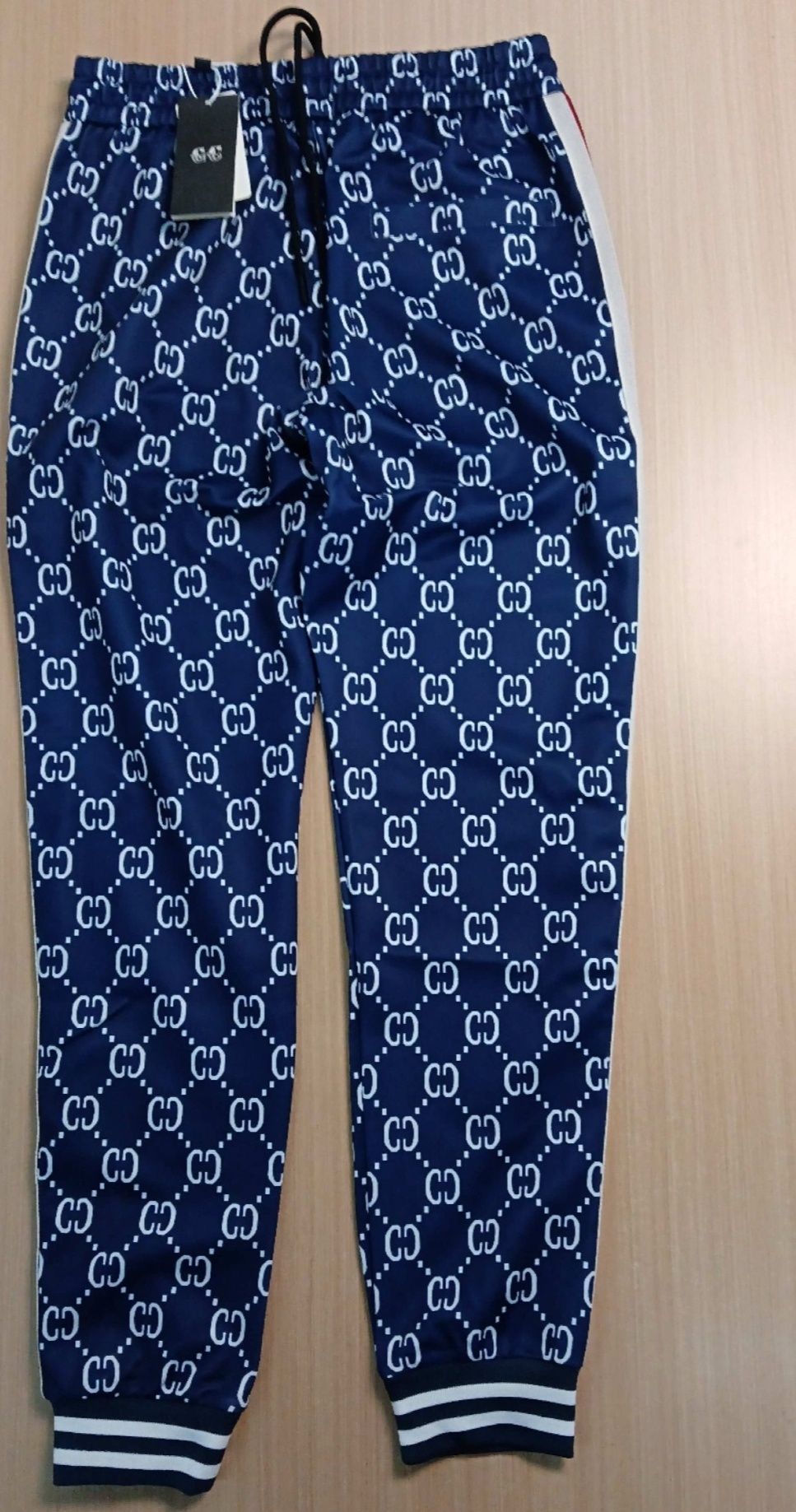 Nowy dres GG. Dla kobiet, jak i mężczyzn