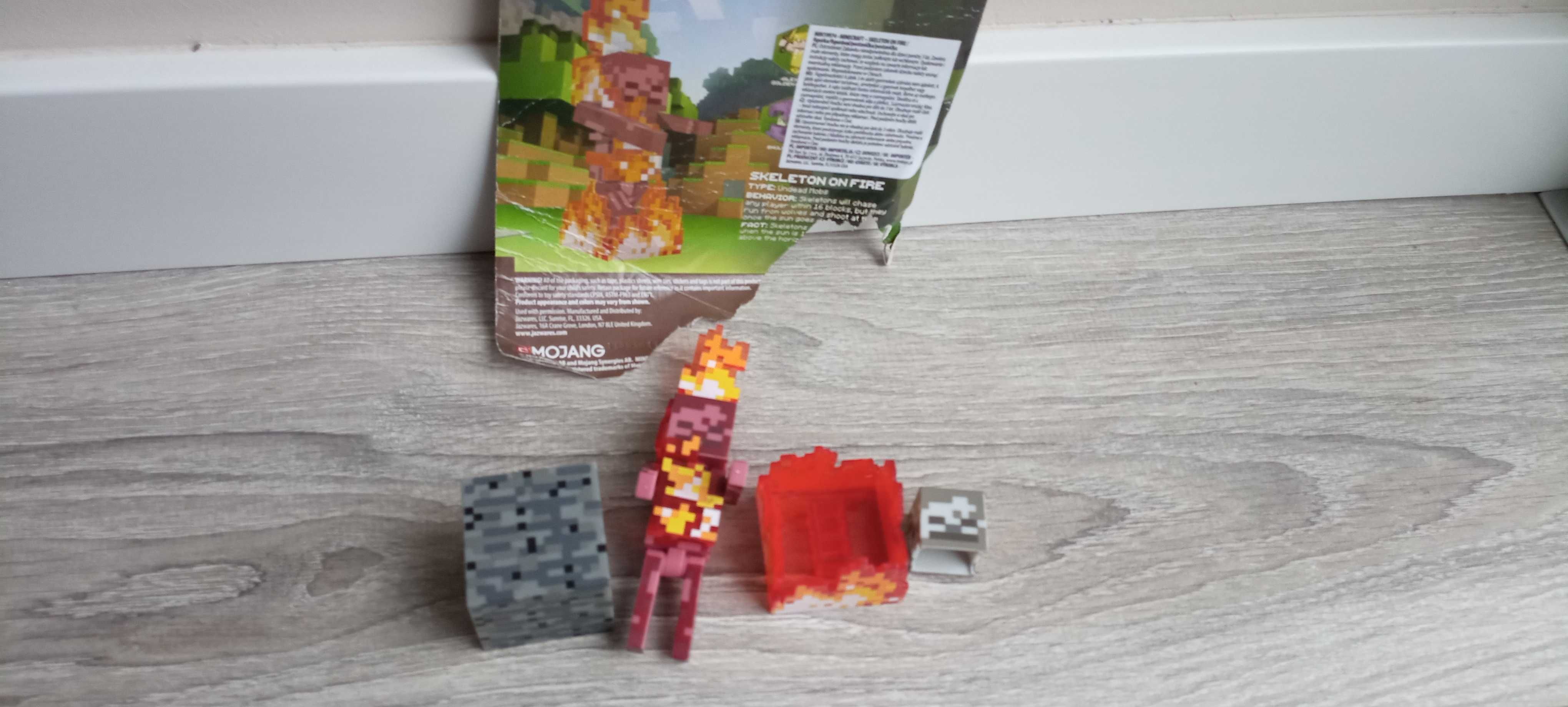 Figurka Minecraft Szkielet w ogniu 19974 Mojang