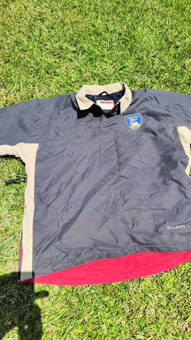 Blusão cinzento fechado