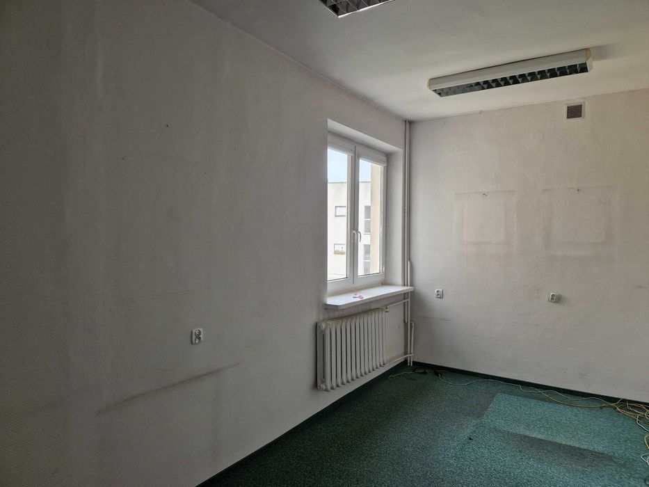 Biuro 58 m2 - Trakt św. Wojciecha 29. Trzy pokoje. 2970 netto.