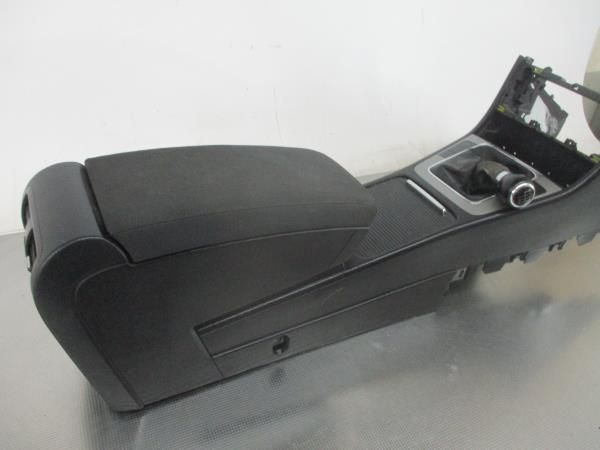 Consola central VOLKSWAGEN Passat (3C2)